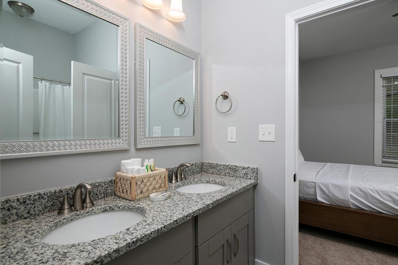 Luxury Vacation By Downtown & Airport Holiday home *