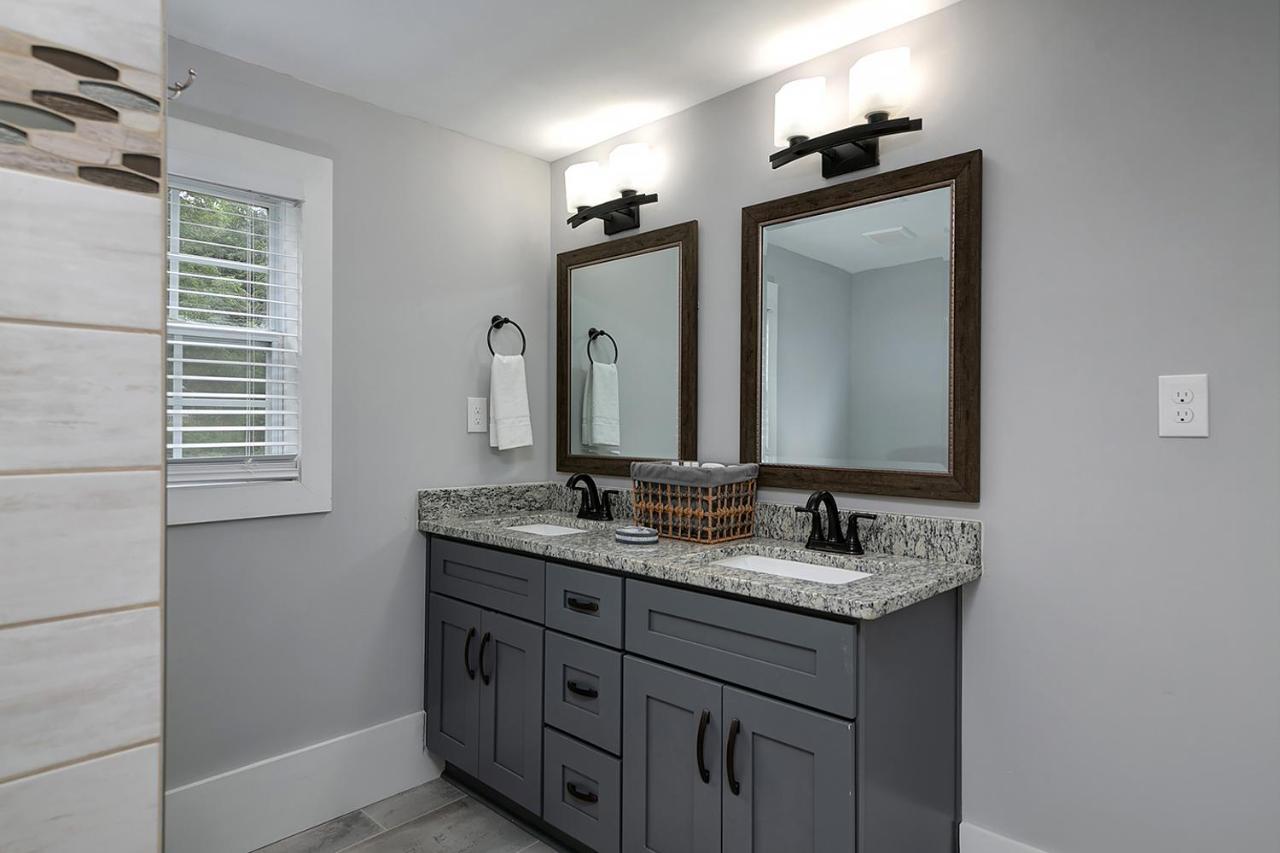 Luxury Vacation By Downtown & Airport Holiday home