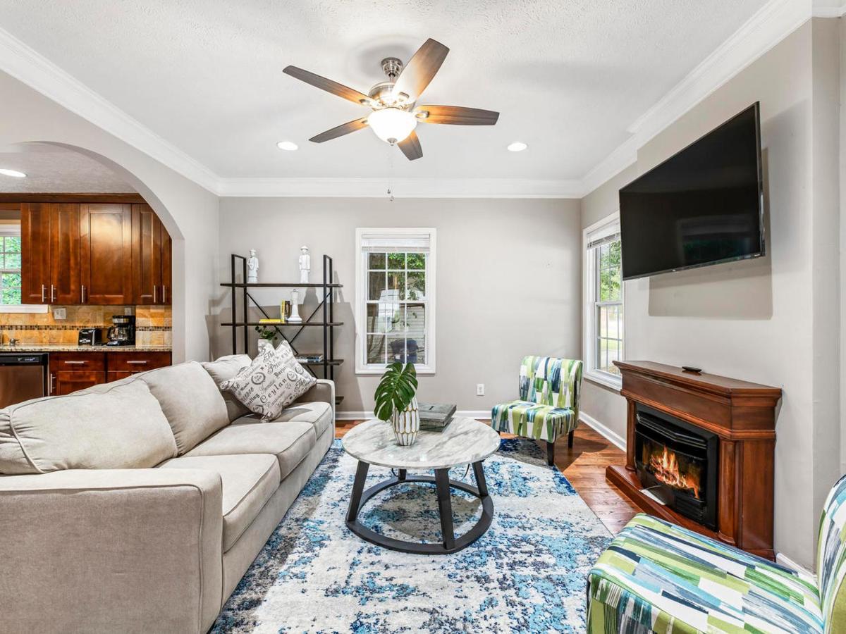 Holiday home Gorgeous East Village Near Downtown Sleeps 12 5 Bedrooms Coffee Bbq Ac Parking Atlanta