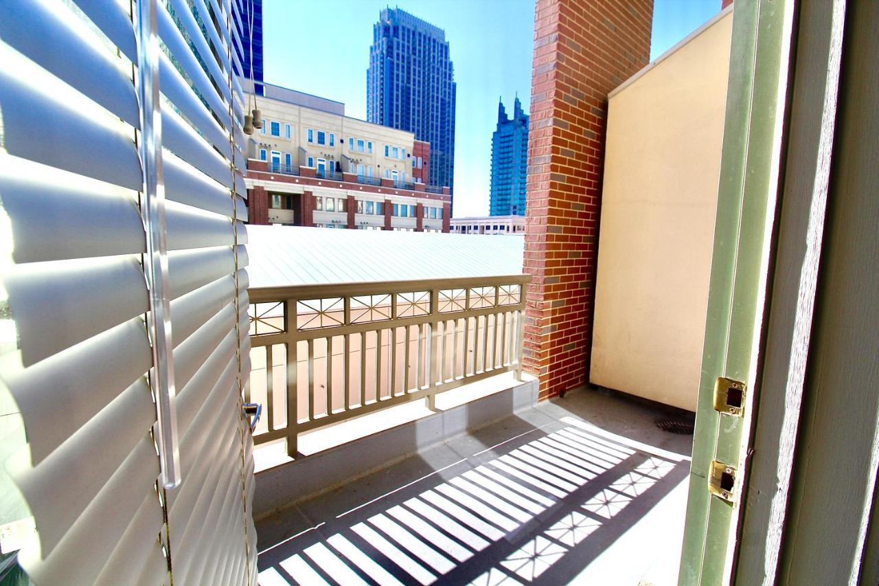 Comfy Industrial Loft 10 Star Location Photo Studio Included Apartment *