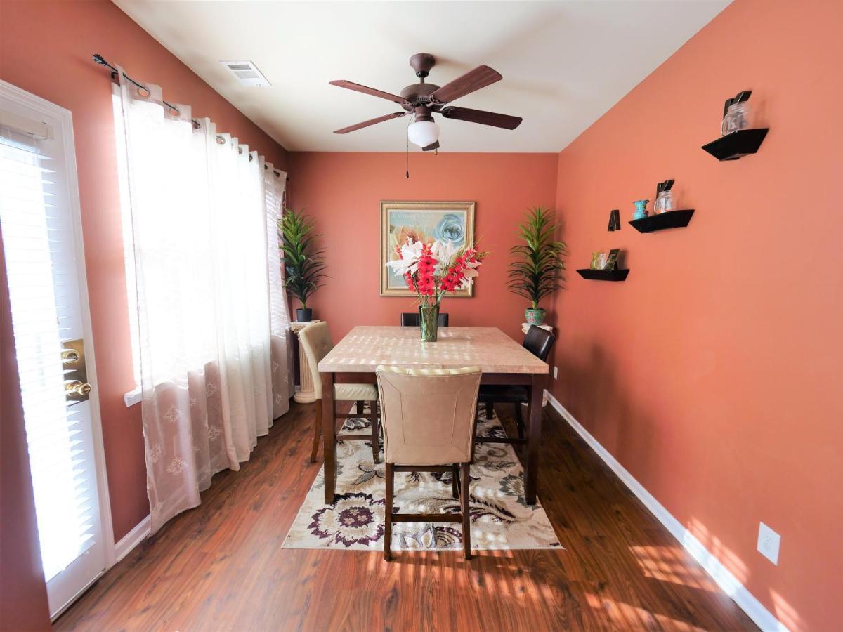 Holiday home 2000 Sq.feet-10 Mins From Airport