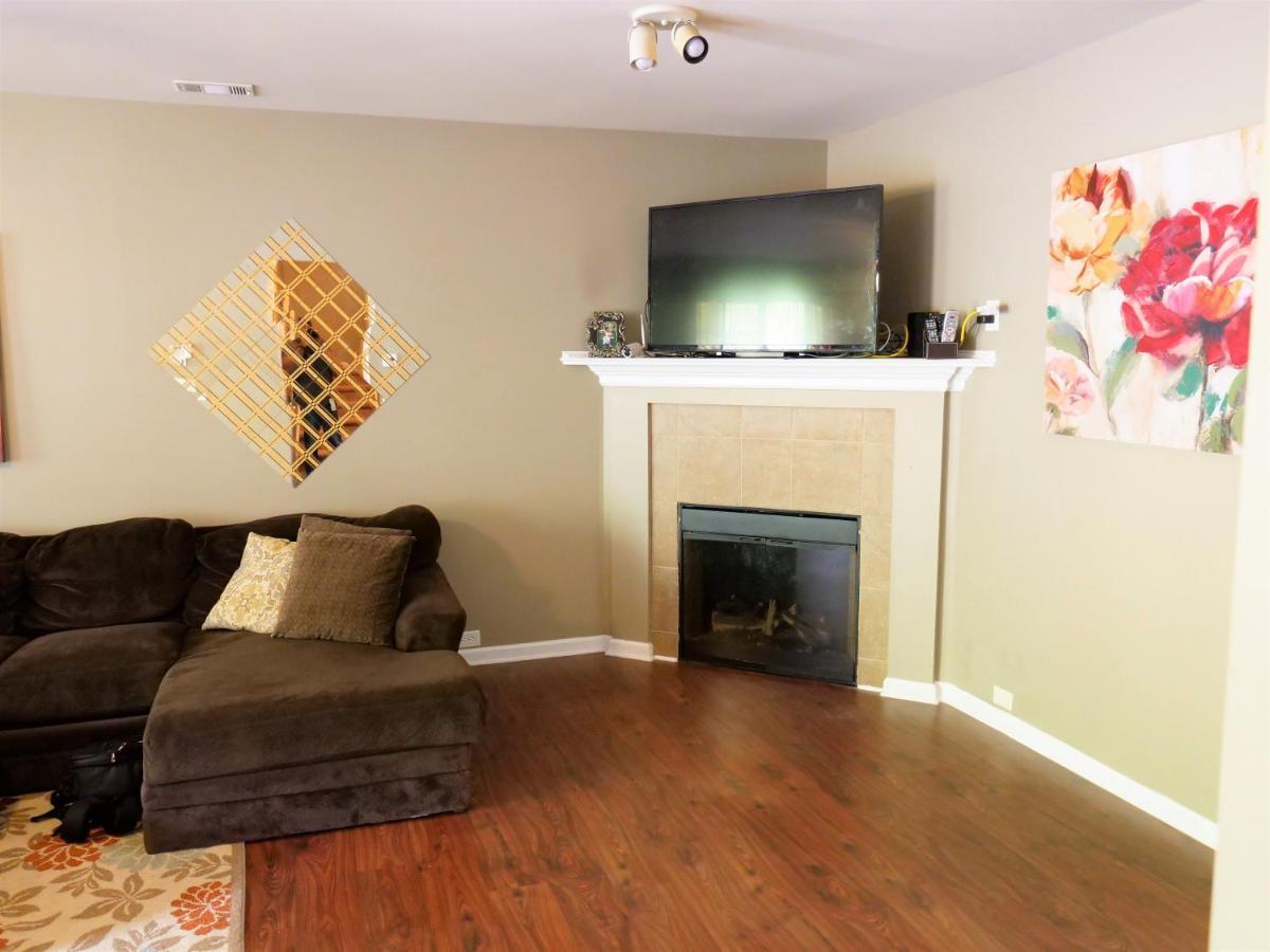 Holiday home 2000 Sq.feet-10 Mins From Airport