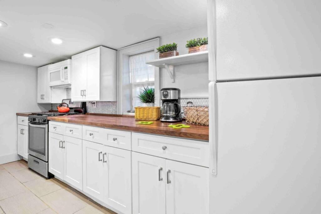 Centrally Located 2 Bedroom Apt Steps Away From Ga Tech *