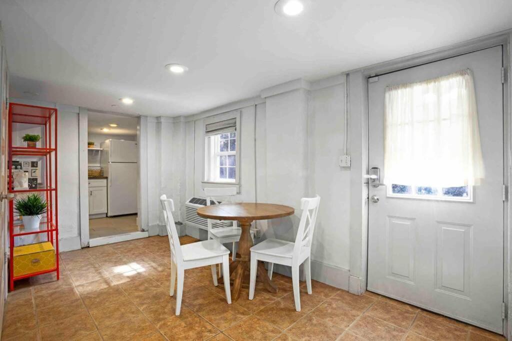 Apartment Centrally Located 2 Bedroom Apt Steps Away From Ga Tech *