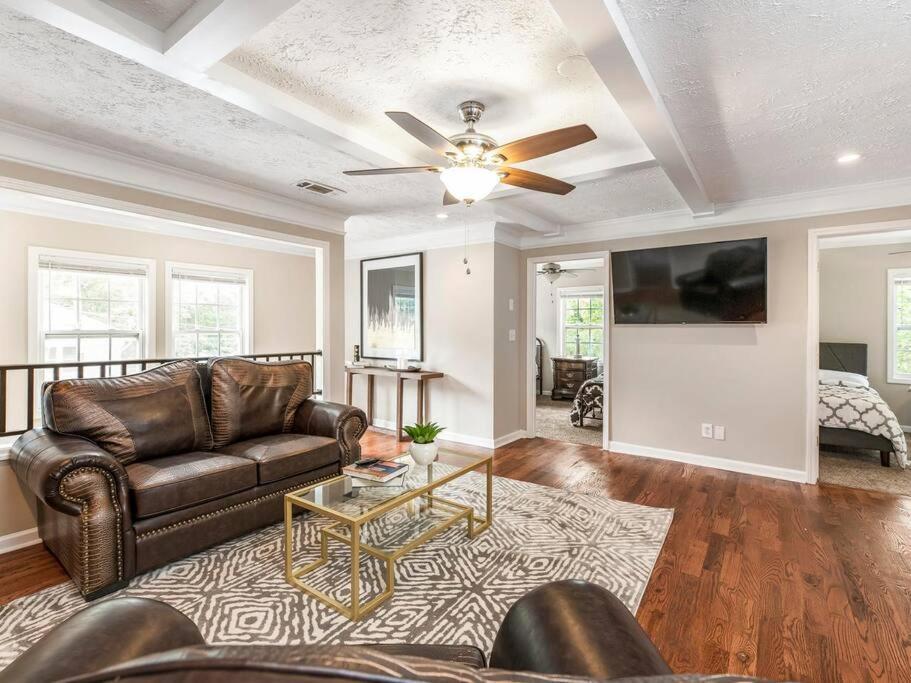 Holiday home Gorgeous East Village Near Downtown Sleeps 12 5 Bedrooms Coffee Bbq Ac Parking *
