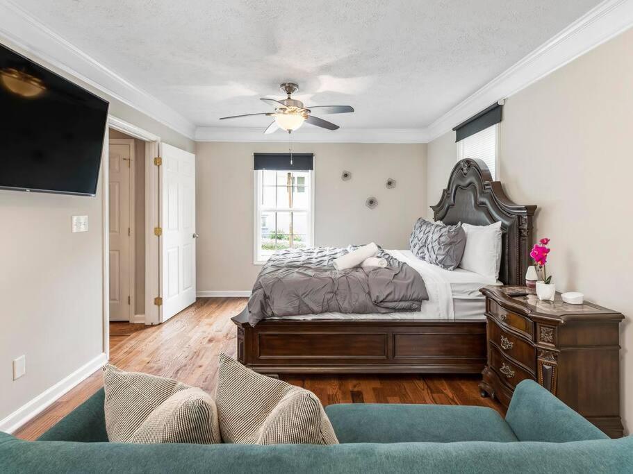Gorgeous East Village Near Downtown Sleeps 12 5 Bedrooms Coffee Bbq Ac Parking Atlanta