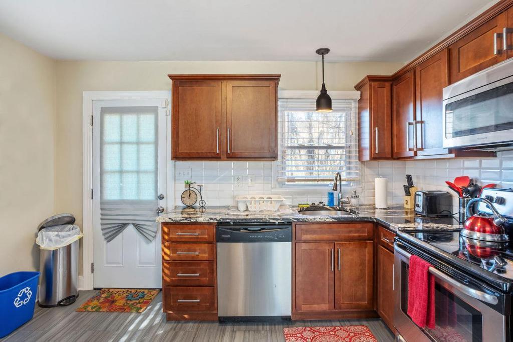 Holiday home King Beds 10 Min To Atl Airport, Grady, Downtown Atlanta