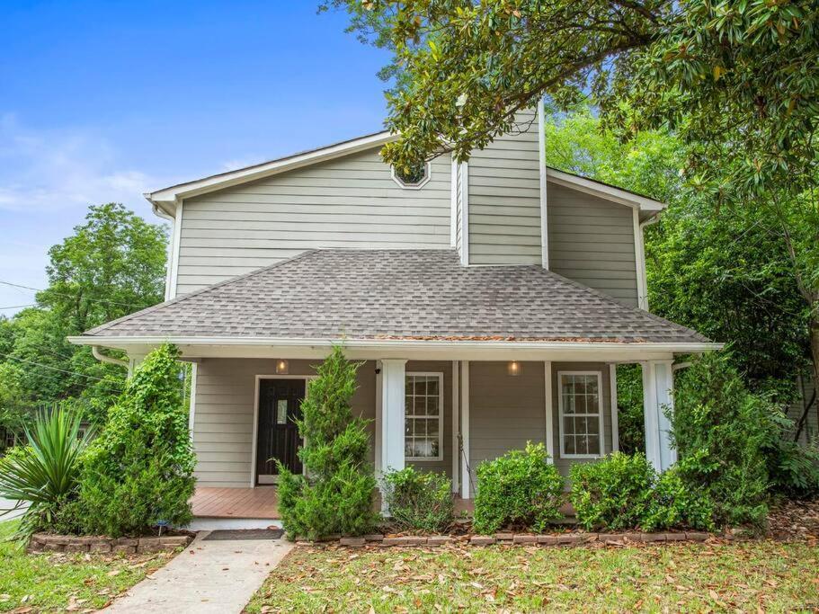 Holiday home Gorgeous East Village Near Downtown Sleeps 12 5 Bedrooms Coffee Bbq Ac Parking
