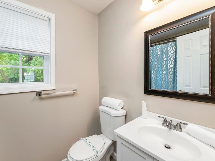 Gorgeous East Village Near Downtown Sleeps 12 5 Bedrooms Coffee Bbq Ac Parking Holiday home Atlanta