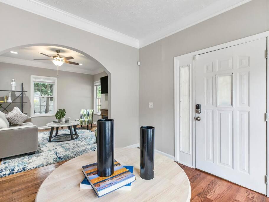 Holiday home Gorgeous East Village Near Downtown Sleeps 12 5 Bedrooms Coffee Bbq Ac Parking Atlanta