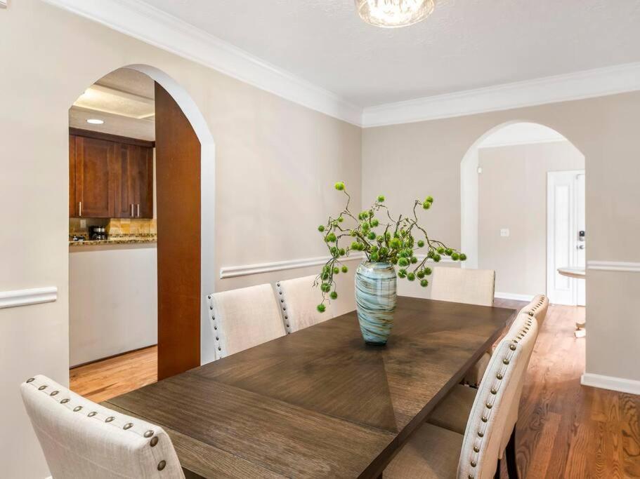 Gorgeous East Village Near Downtown Sleeps 12 5 Bedrooms Coffee Bbq Ac Parking Holiday home *