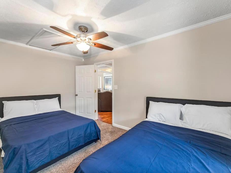 Holiday home Gorgeous East Village Near Downtown Sleeps 12 5 Bedrooms Coffee Bbq Ac Parking Atlanta