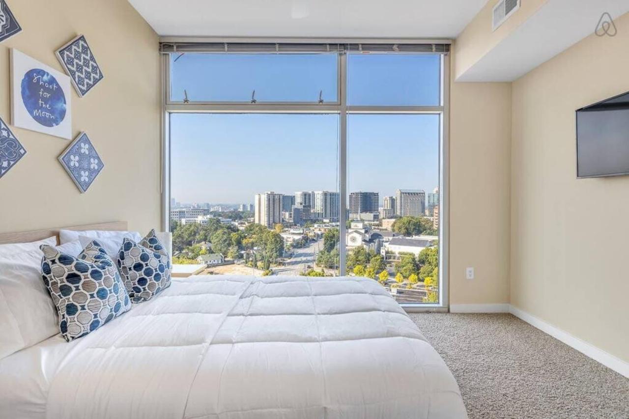 Apartment Exquisite Polished Panoramic Buckhead Penthouse-designed *