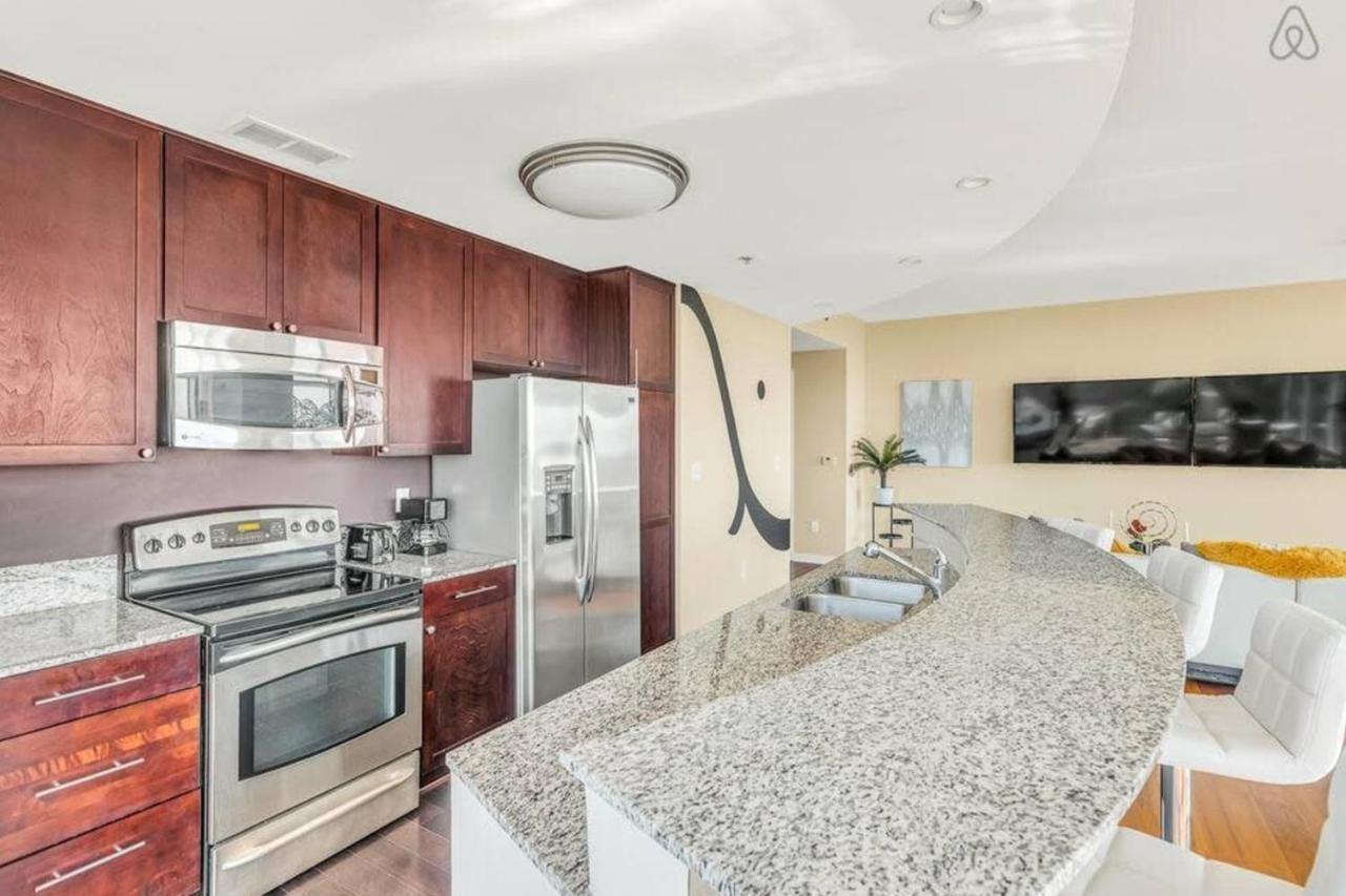 Apartment Exquisite Polished Panoramic Buckhead Penthouse-designed