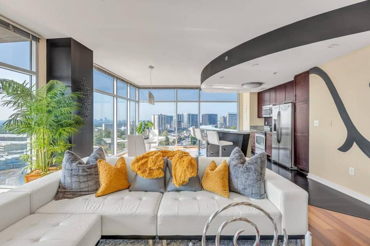 Apartment Exquisite Polished Panoramic Buckhead Penthouse-designed *