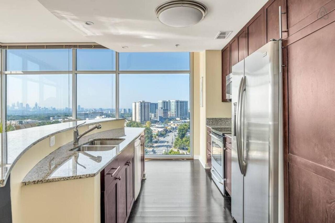 Apartment Exquisite Polished Panoramic Buckhead Penthouse-designed *