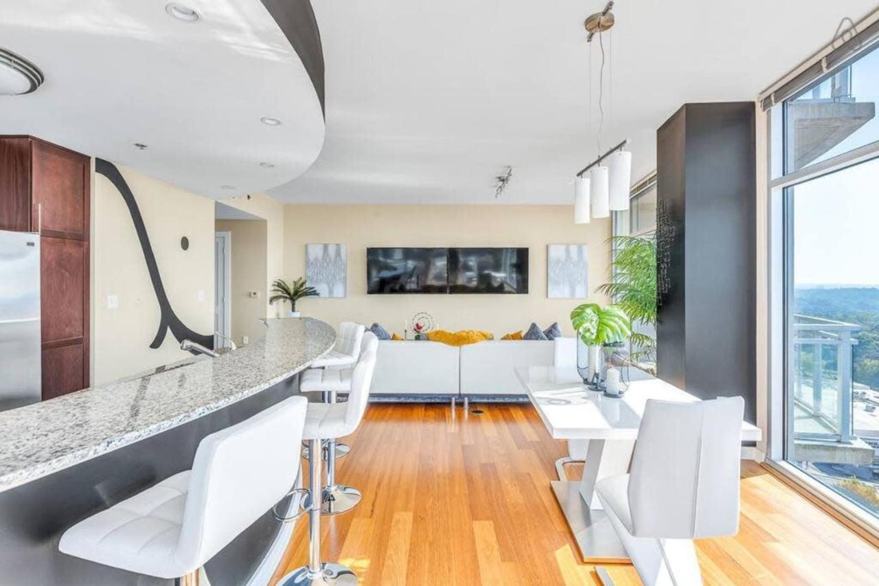 Apartment Exquisite Polished Panoramic Buckhead Penthouse-designed Atlanta