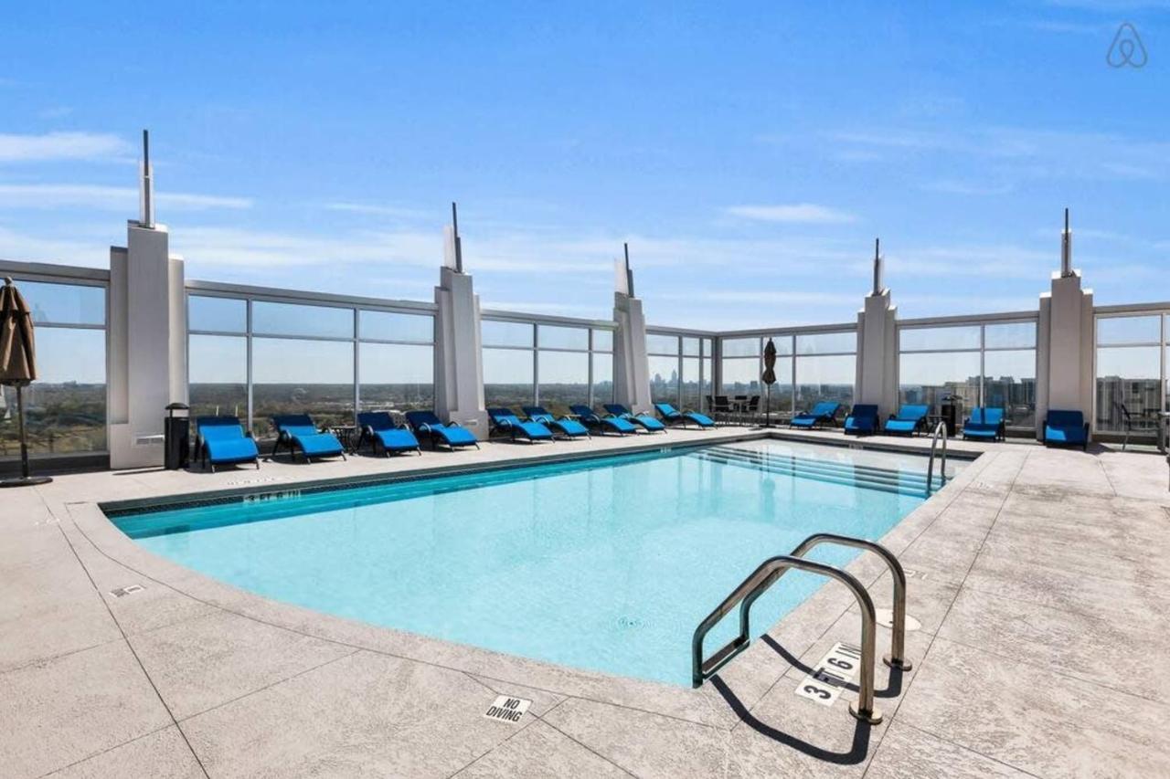 Apartment Exquisite Polished Panoramic Buckhead Penthouse-designed Atlanta