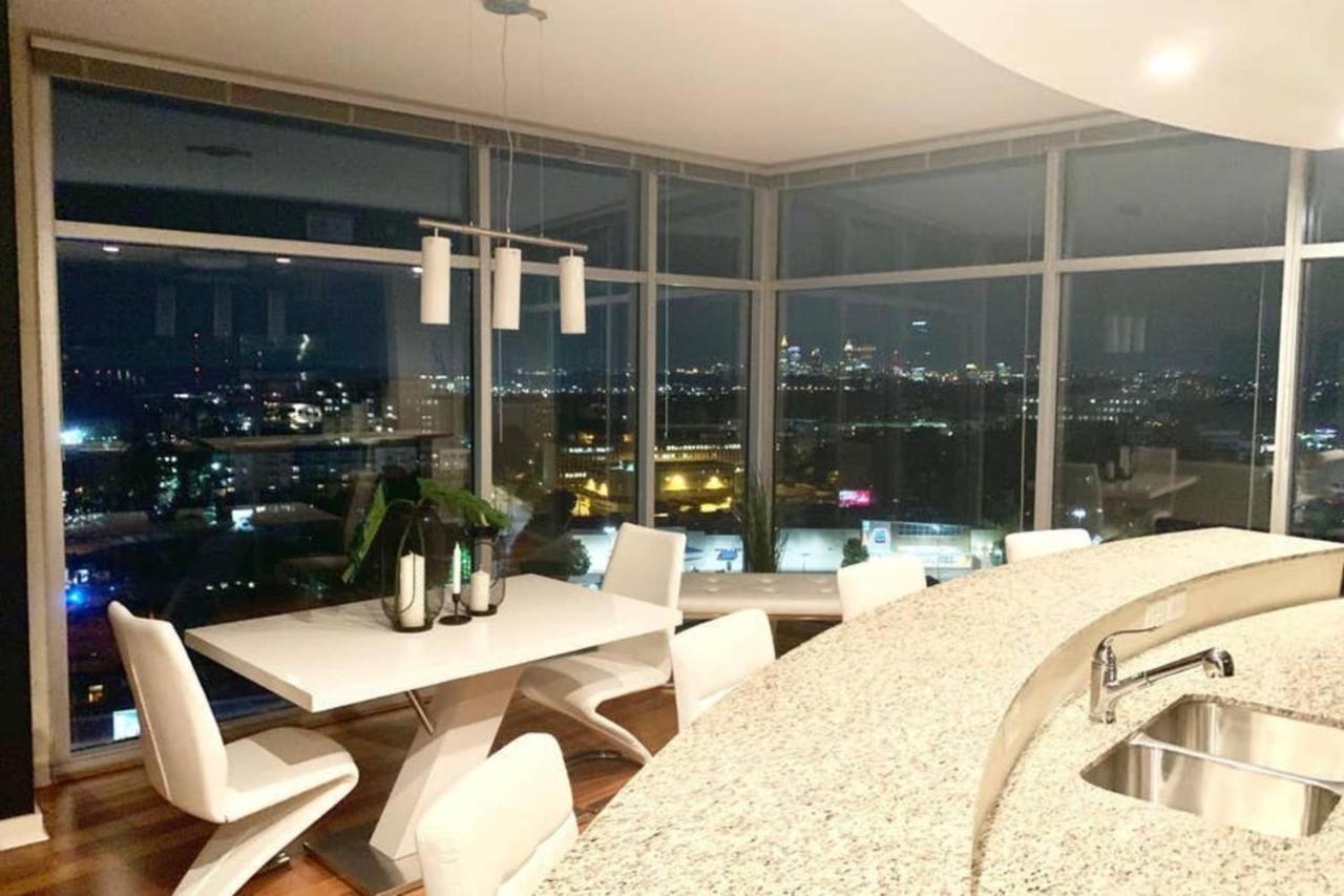 Apartment Exquisite Polished Panoramic Buckhead Penthouse-designed Atlanta