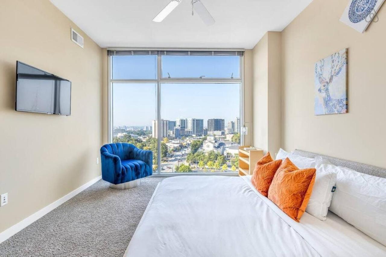 Exquisite Polished Panoramic Buckhead Penthouse-designed Apartment *