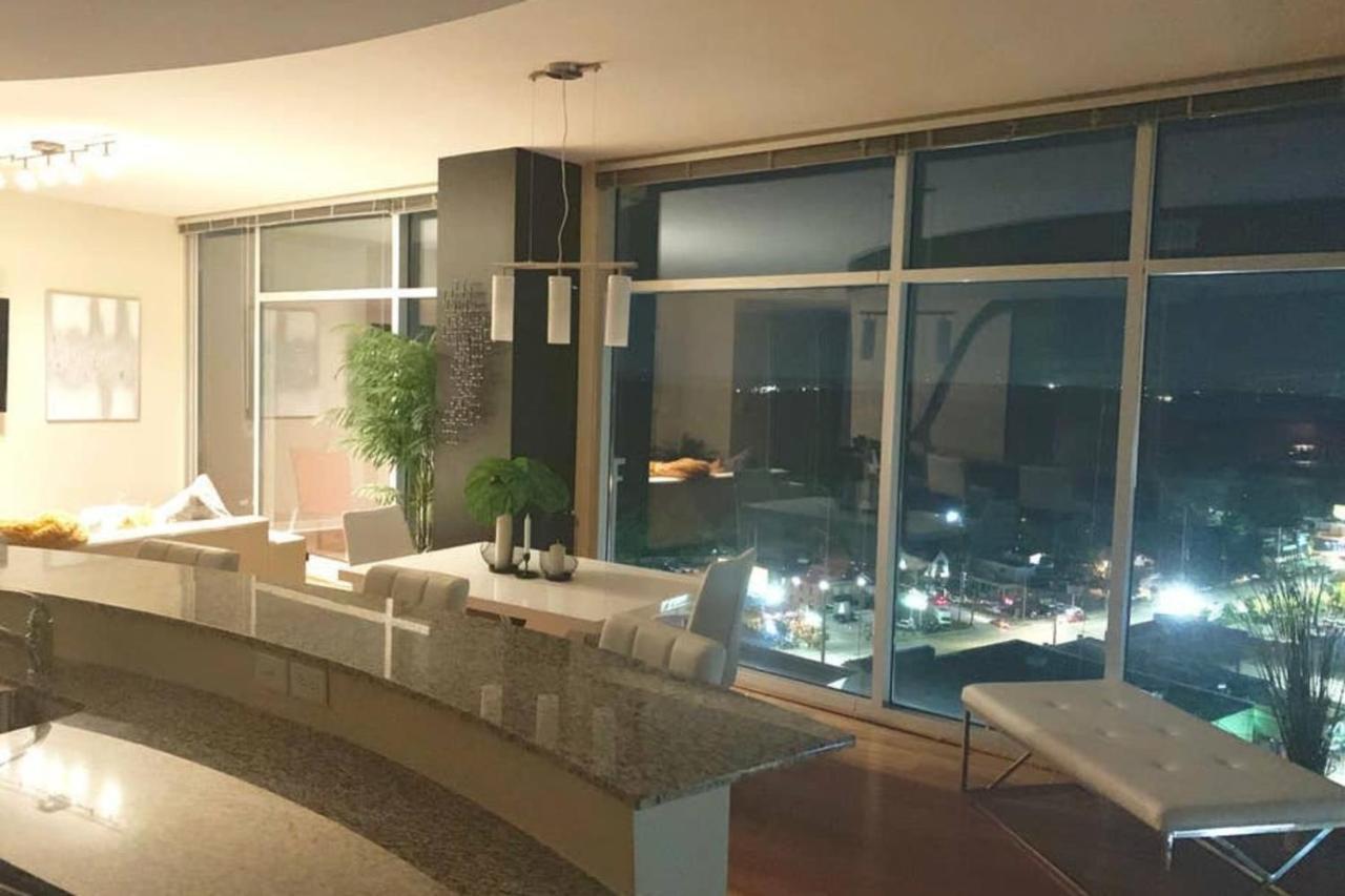 Exquisite Polished Panoramic Buckhead Penthouse-designed Apartment Atlanta