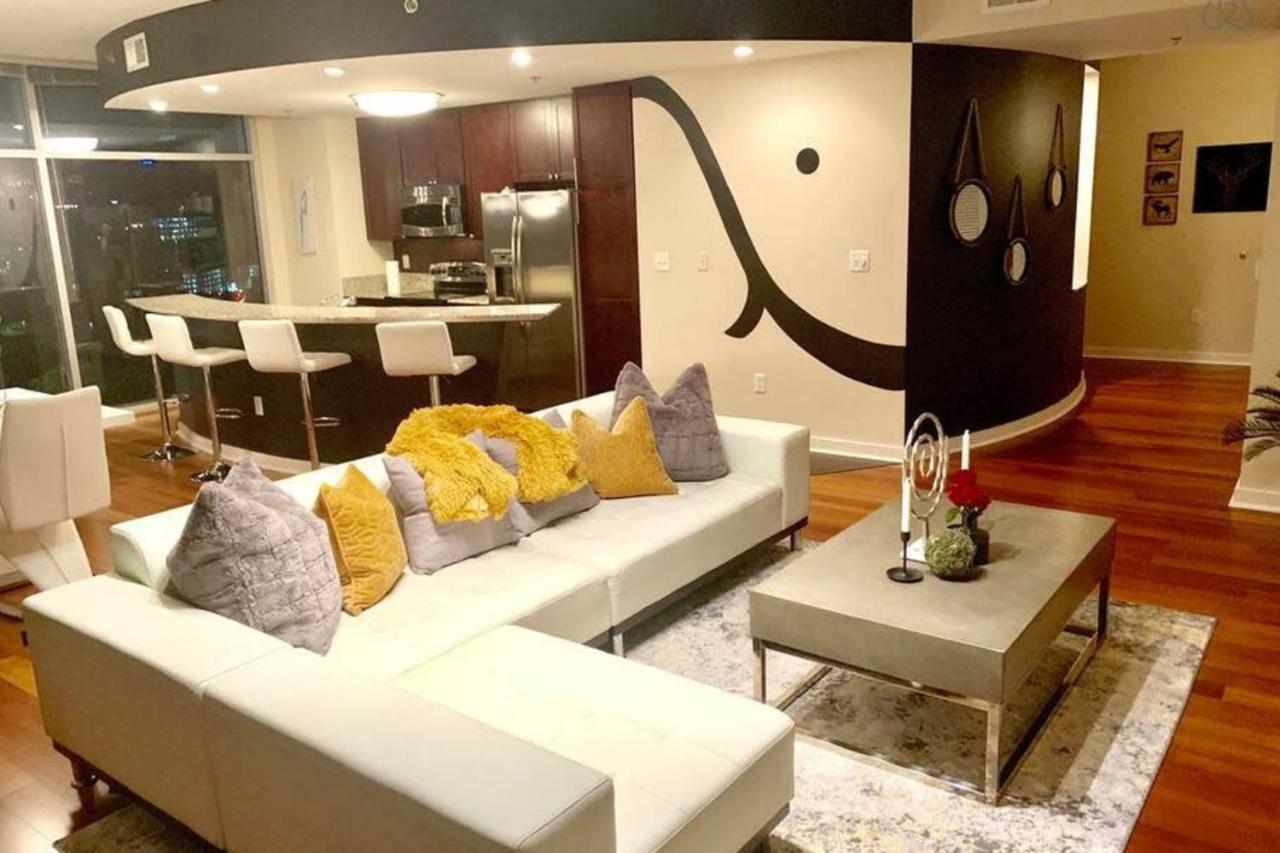 Exquisite Polished Panoramic Buckhead Penthouse-designed Apartment