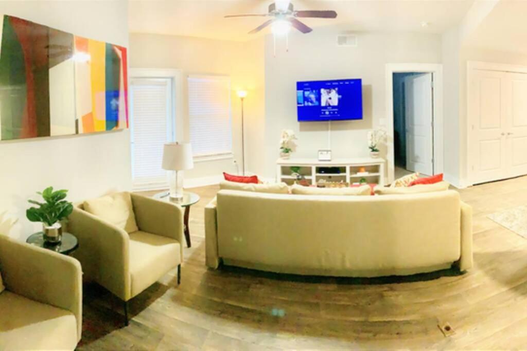 Buckhead Retreat- Spacious 2bd 2ba- Private Balcony, Rooftop-s30 Apartment Atlanta