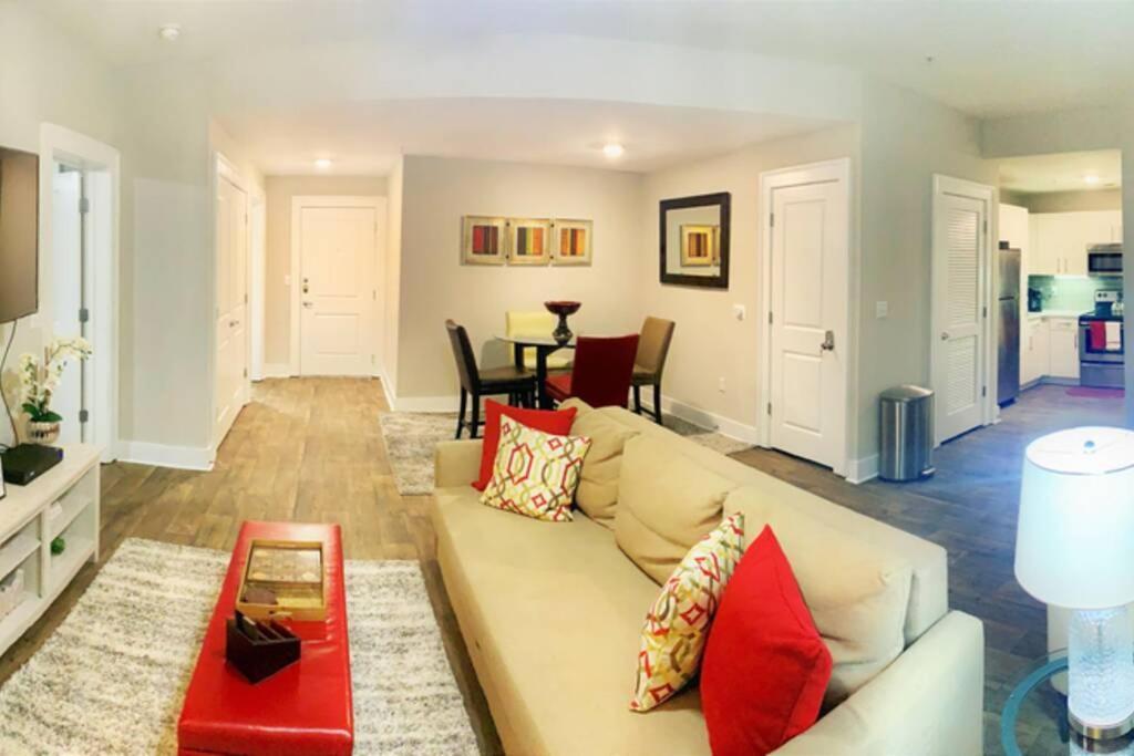 Apartment Buckhead Retreat- Spacious 2bd 2ba- Private Balcony, Rooftop-s30