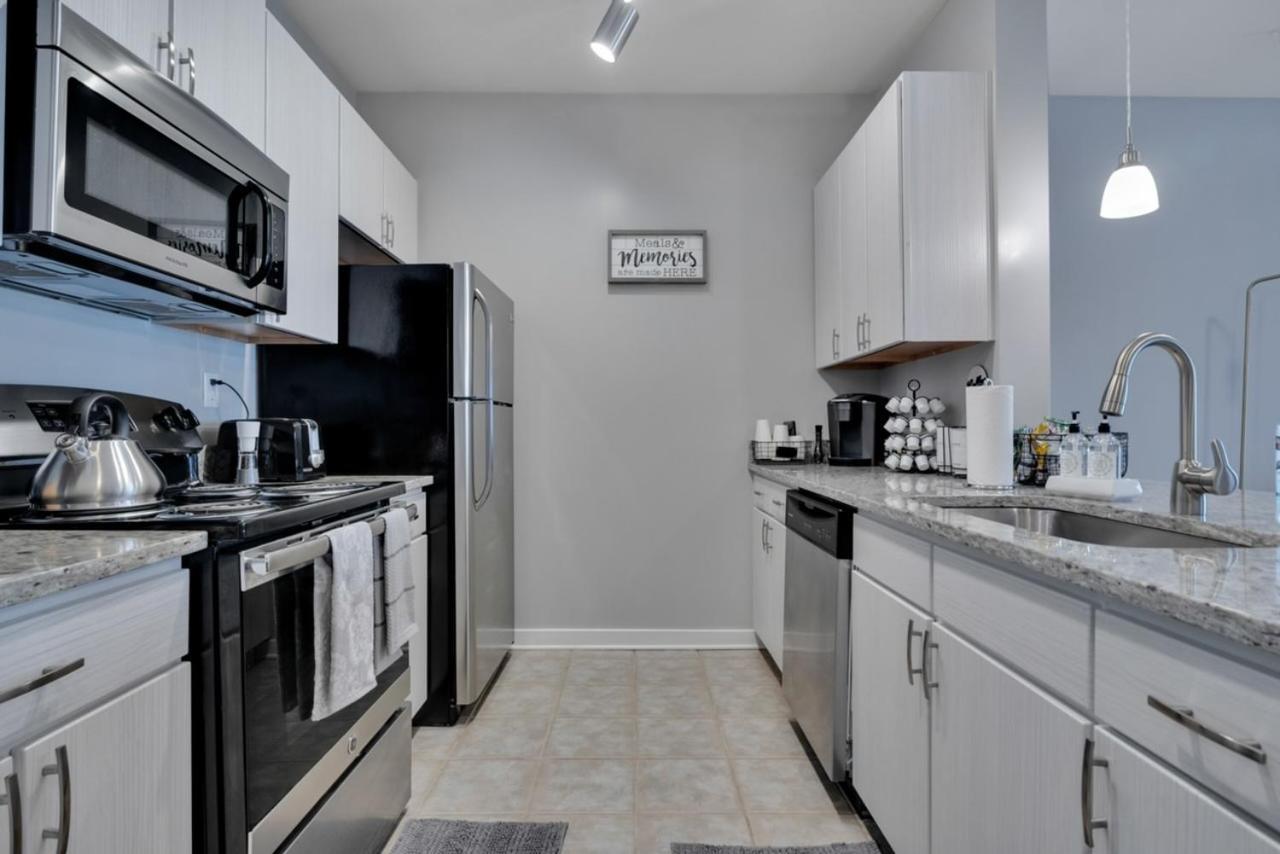 Private On Atlanta's Beautiful Beltline Trail- Includes Free Parking Apartment *