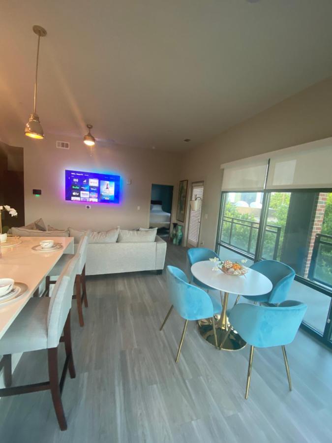 Luxurious Midtown 2bed2bath With Sweeping Skyline Views Apartment *