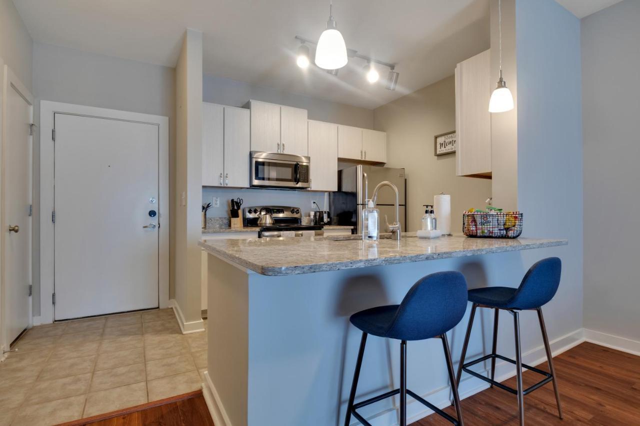 Private On Atlanta's Beautiful Beltline Trail- Includes Free Parking Apartment *