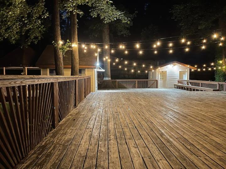 Holiday home Over 1 Acre Private 3 Bedroom Home 10 Minutes From Buckhead