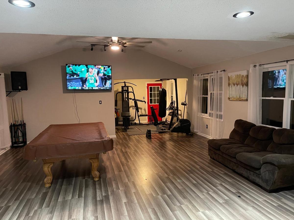 Holiday home Over 1 Acre Private 3 Bedroom Home 10 Minutes From Buckhead *