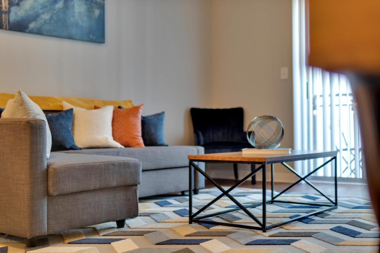Private On Atlanta's Beautiful Beltline Trail- Includes Free Parking Apartment