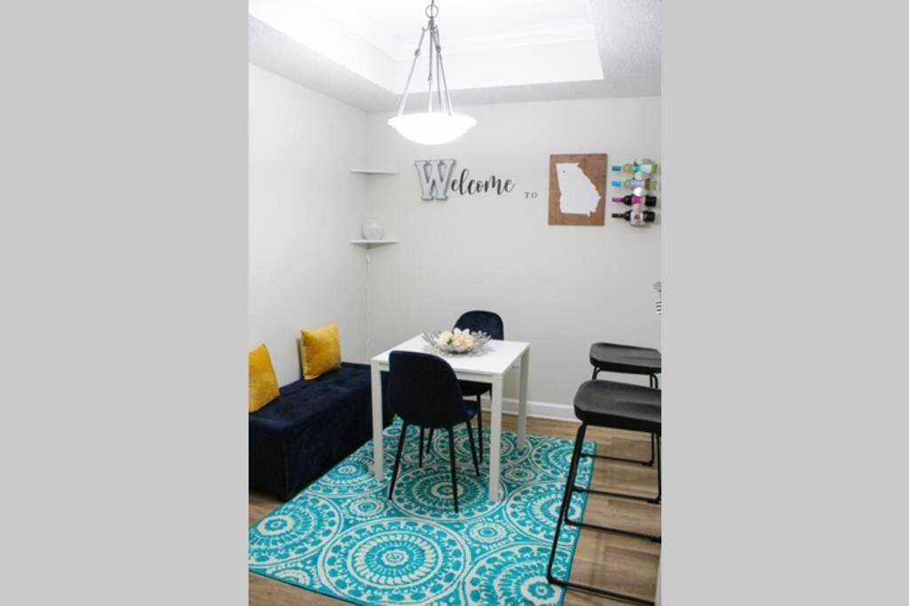 Apartment Entire Apartment-comfy/cozy 2bd2ba Near Perimeter - A Dunwoody Oasis *