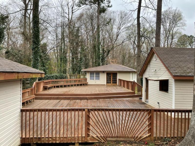 Over 1 Acre Private 3 Bedroom Home 10 Minutes From Buckhead Holiday home *