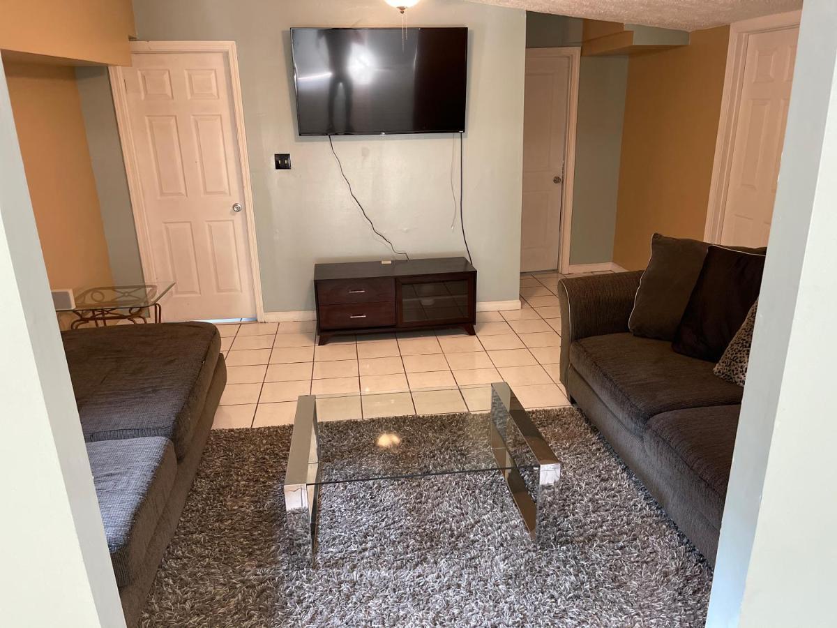 Over 1 Acre Private 3 Bedroom Home 10 Minutes From Buckhead
