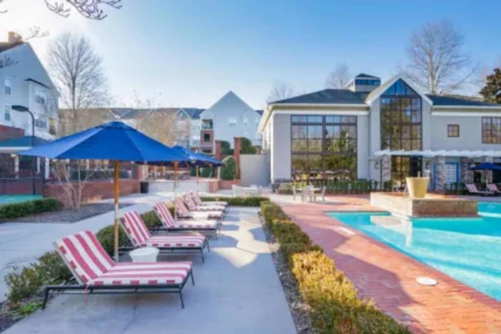 Apartment Entire Apartment-comfy/cozy 2bd2ba Near Perimeter - A Dunwoody Oasis