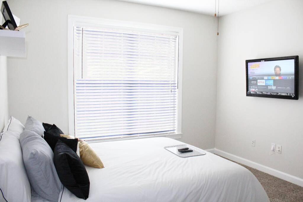 Entire Apartment-comfy/cozy 2bd2ba Near Perimeter - A Dunwoody Oasis Apartment *