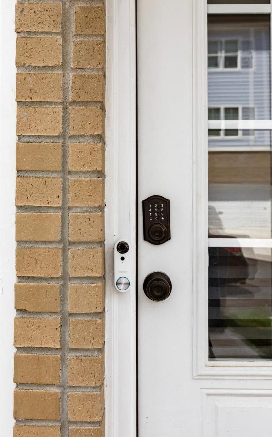 3bd Flex Townhome In Gated Community