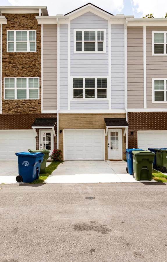 Holiday home 3bd Flex Townhome In Gated Community