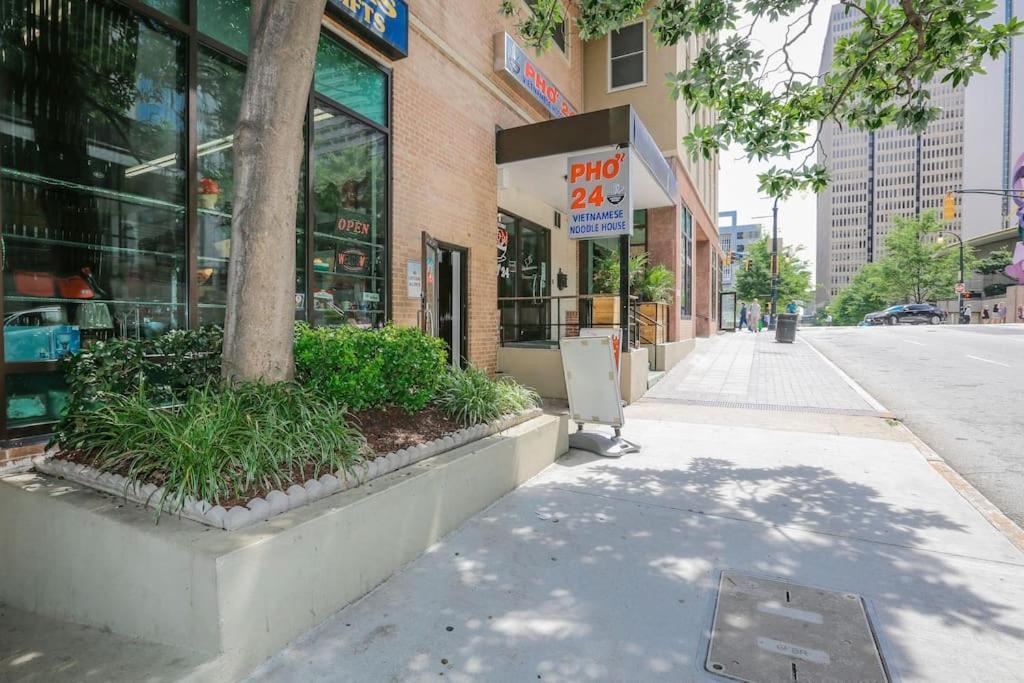Stayatl Downtown High Rise Holiday home *