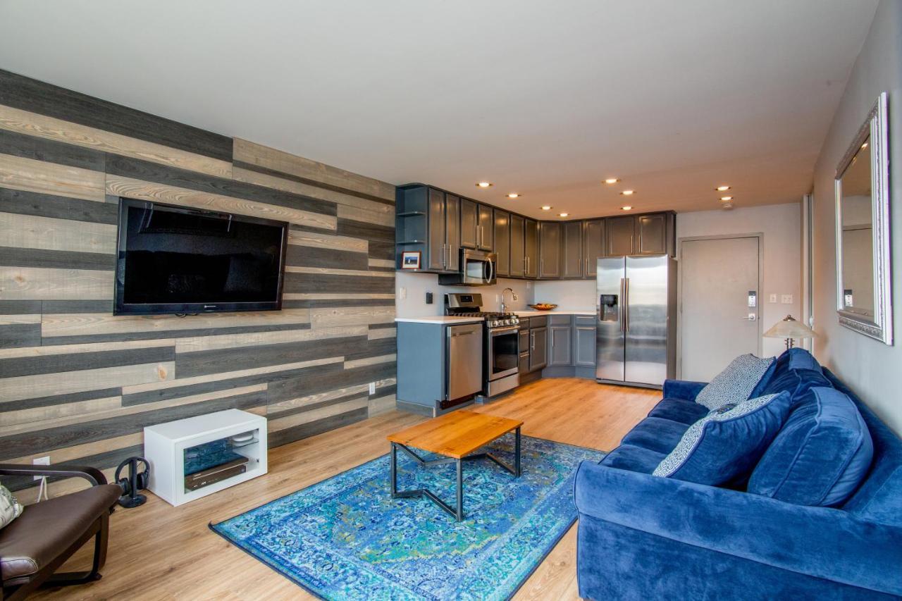 804 Free Parking Modern Downtown Apt, Great Wifi *