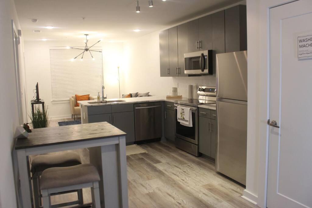 Luxury 1brmapt With Skyline Rooftop Access Apartment Atlanta