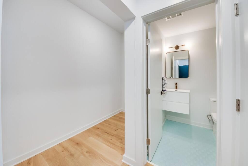 Opalescence Luster Midtown Penthouse Loft *