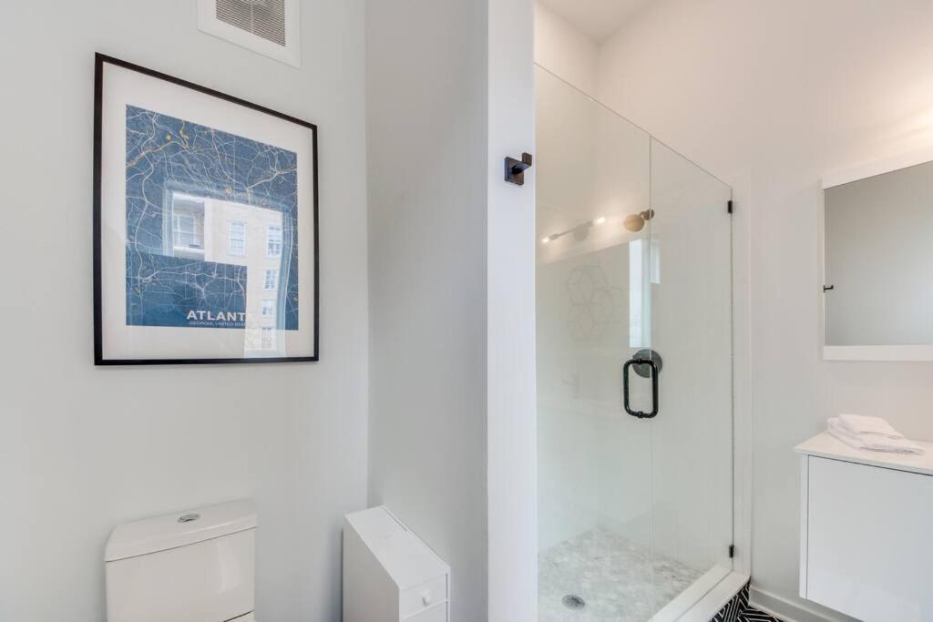 Opalescence Luster Midtown Penthouse Loft Apartment *