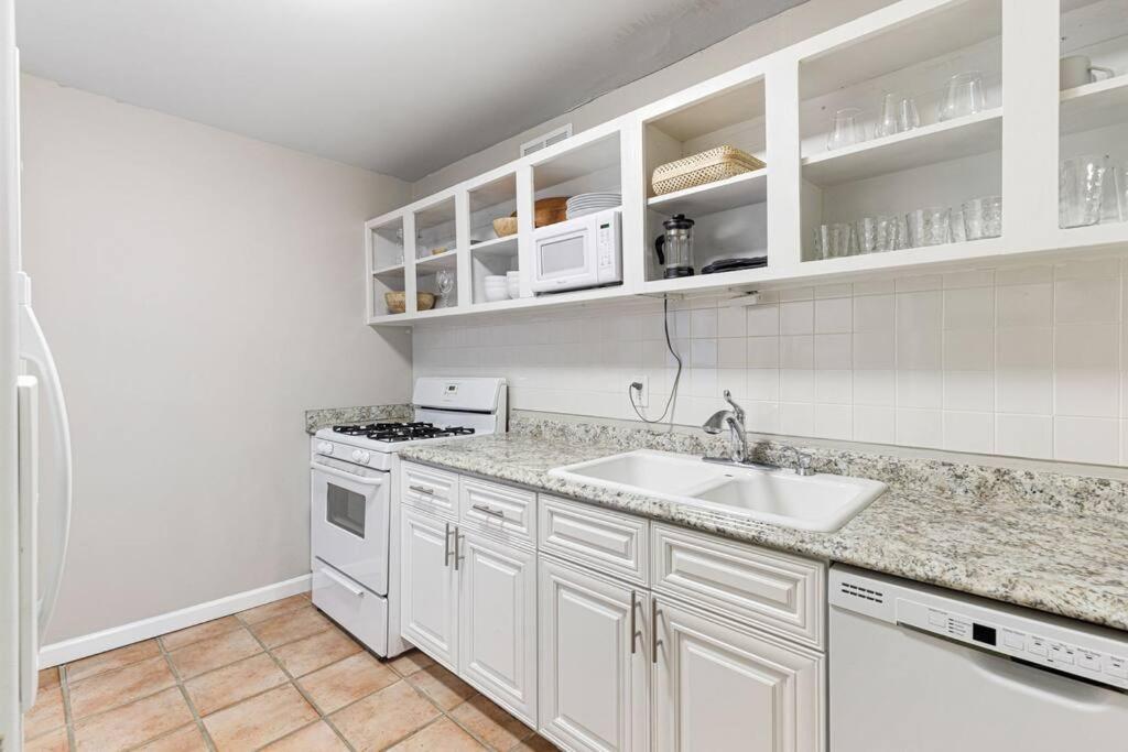 1001 Free Parking, 2 Bd, Modern Dtw, Great Wifi