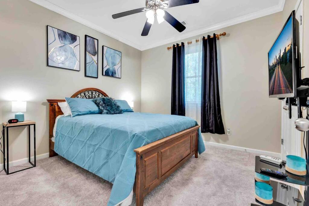 Charming Mins Away From Atlanta's Attractions