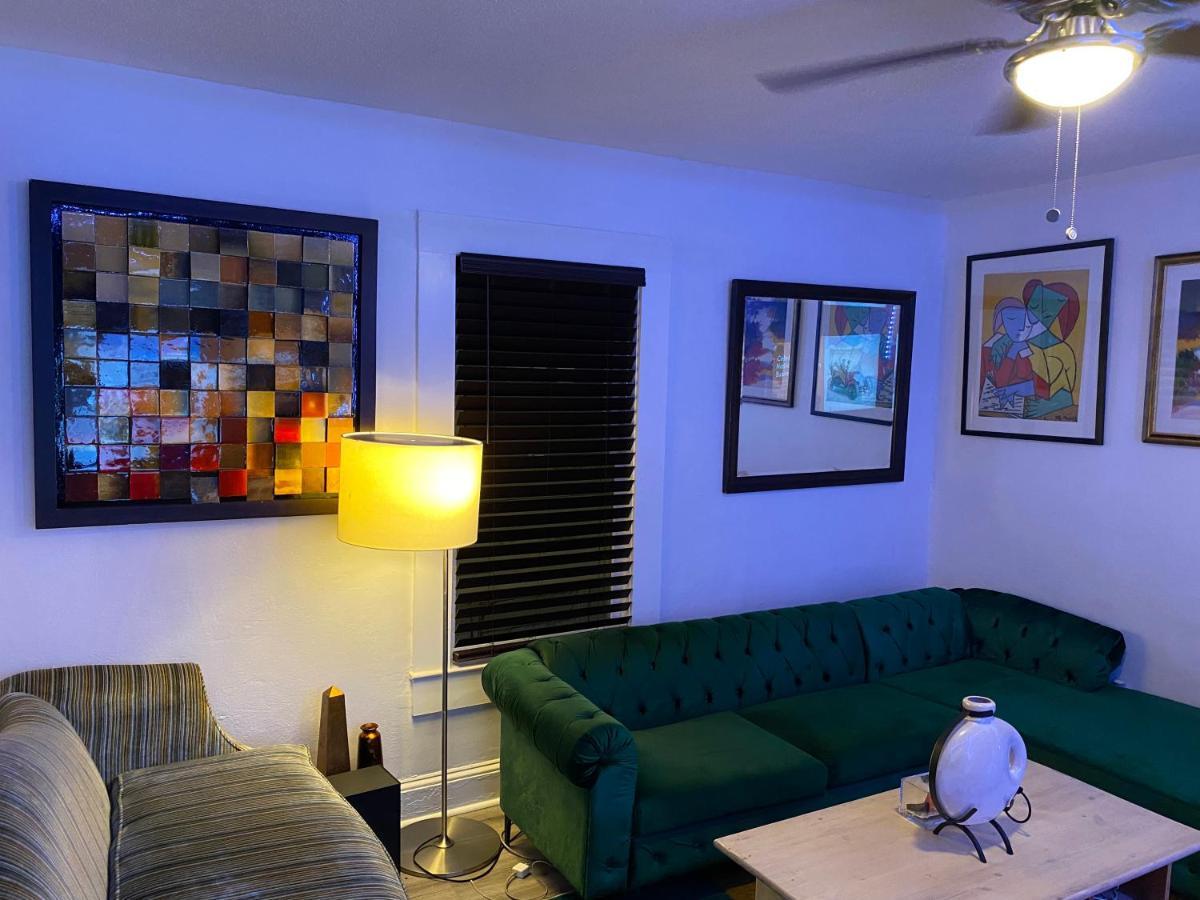 Homestay Cute, Trendy Sophisticated & Classy