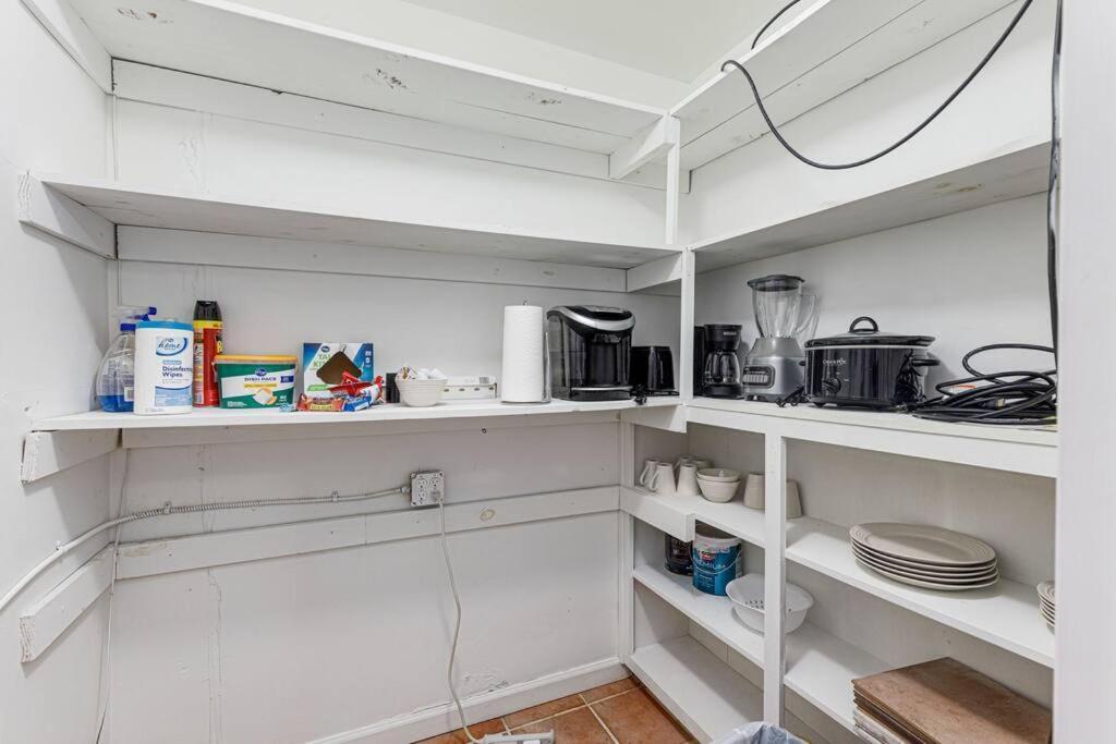 Apartment 1001 Free Parking, 2 Bd, Modern Dtw, Great Wifi